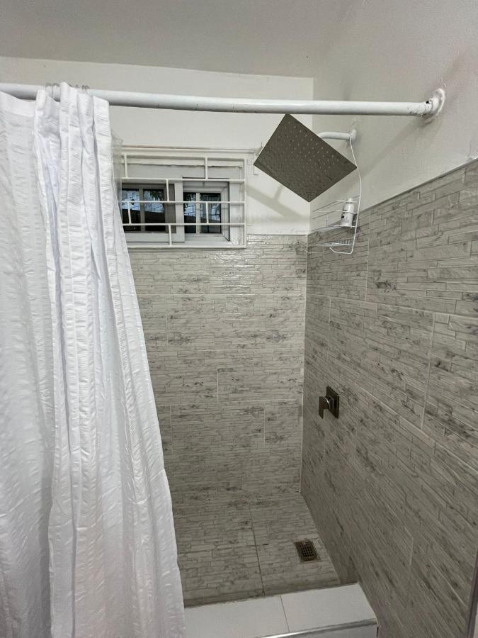 Blue Royalty Bed & Breakfast Portmore Bagian luar foto