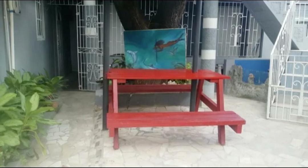 Blue Royalty Bed & Breakfast Portmore Bagian luar foto