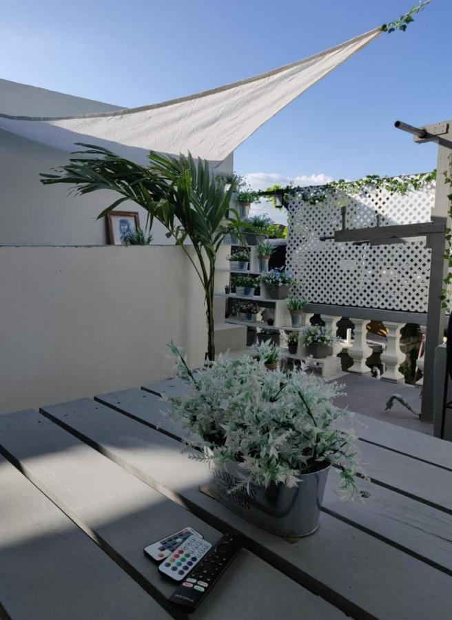 Blue Royalty Bed & Breakfast Portmore Bagian luar foto